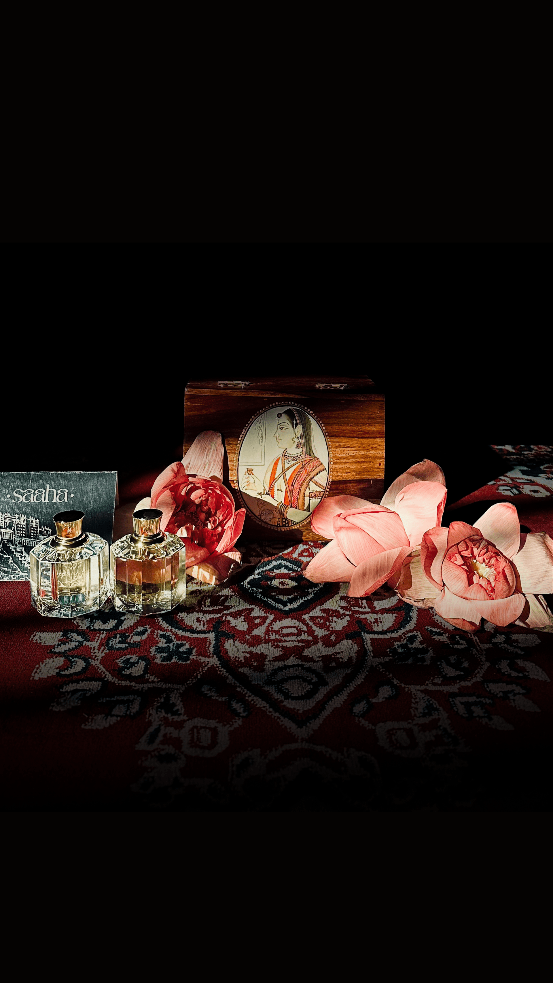 Baijilal Ittar Dan - sheesham box with miniature painting and ittar vials